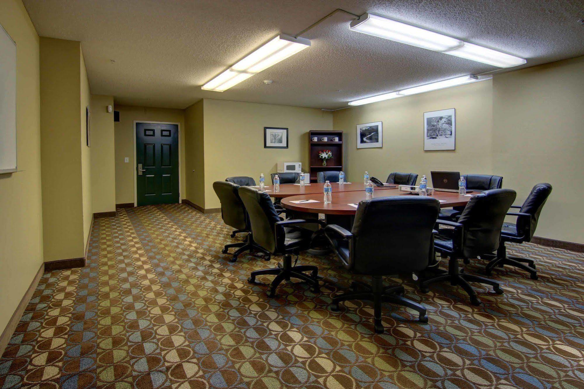 Intown Suites Extended Stay Marietta Ga - Roswell Rd Exteriér fotografie